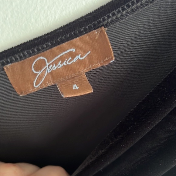 Jessica Black Velvet Sleeveless Dress Midi - Picture 3 of 4